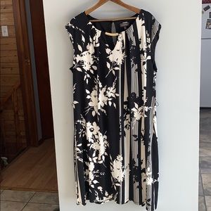 Black White Dress stripes floral 2x Luxology